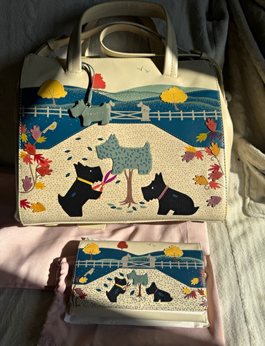 Radley dog the manor - radley,
