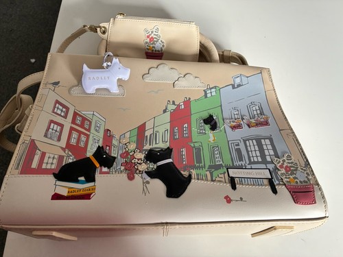 Radley chin wag picture - chin,